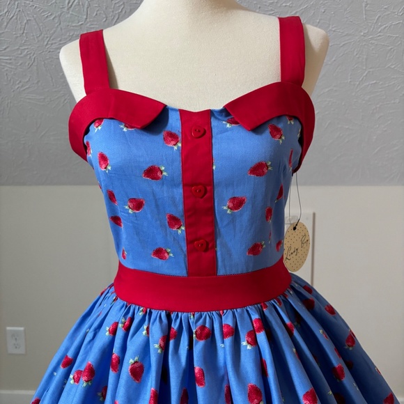 NWT! Lindy Bop Imelda Dress in Blue Strawberries XS - Picture 3 of 9
